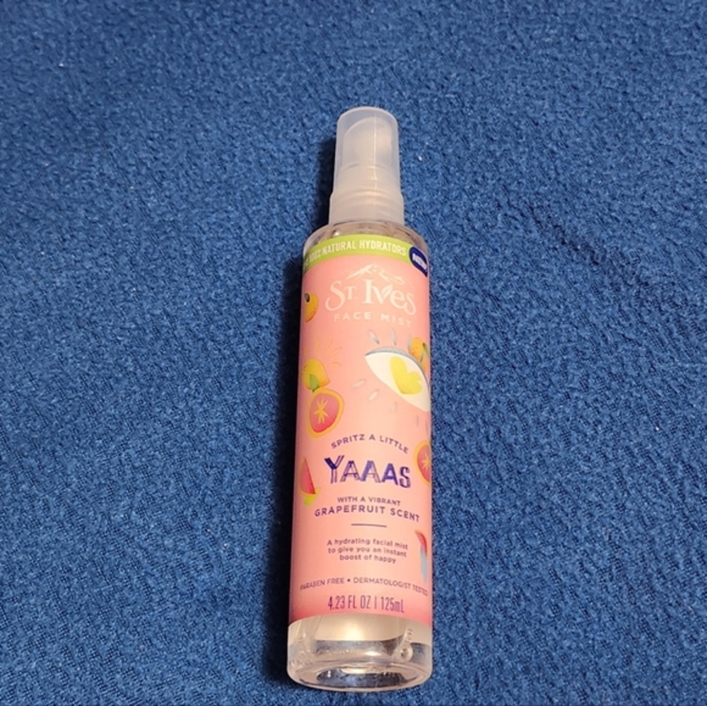 St. Ives Pink Face Mist